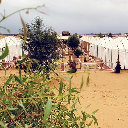 Hotel Tafouyte Luxury Camp Merzouga Exterior foto